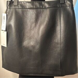 NWT Aritzia Wilfred Black Mini Skirt